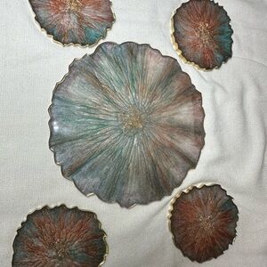 Green and Brown Kitchen Tool Set